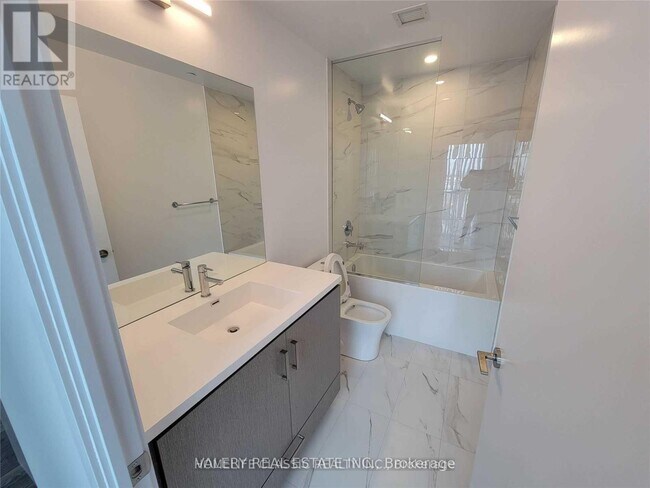 Building Photo - 38 Honeycrisp Cres