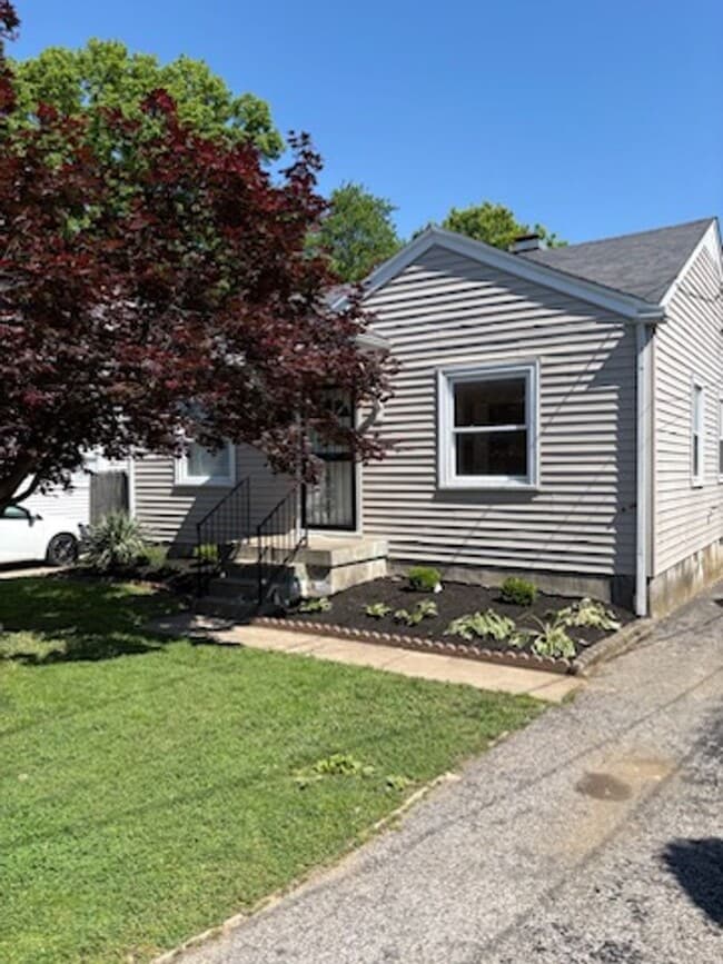 Building Photo - 327 Inverness Ave