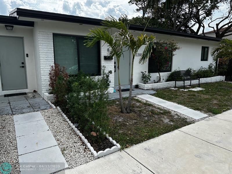 Primary Photo - 2200 SW 3rd Ave