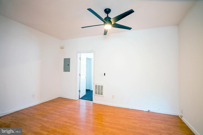 Building Photo - 2216 Reed St