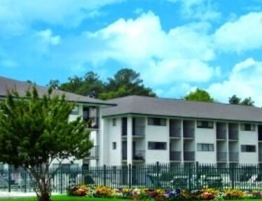 Building Photo - 448 Racine Dr