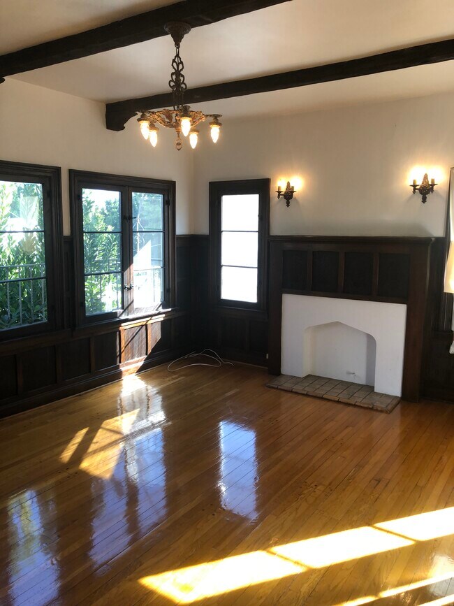 Foto del edificio - 414 N Sycamore Ave