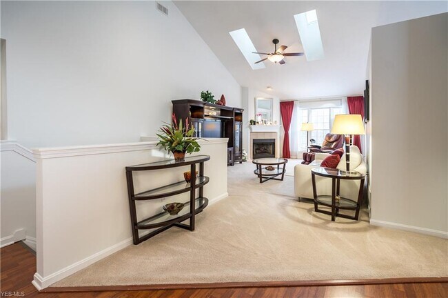 Foto del edificio - 554 Fountainview Trail