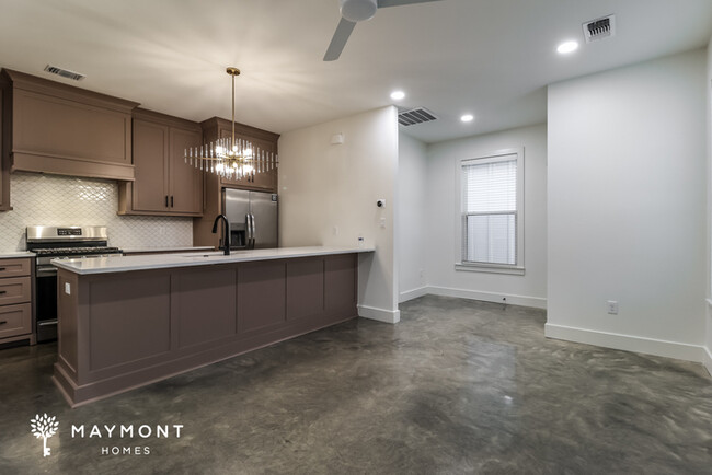 Building Photo - 16320 Lamarche Dr
