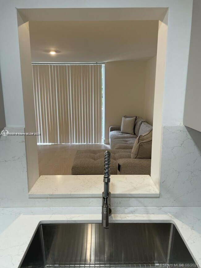 Foto del edificio - 1720 NW N River Dr