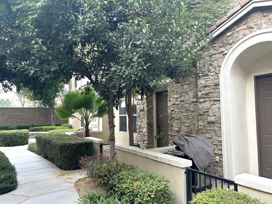 Isidora Lane Eastvale, Ca (3 bed, 2.5 bath) - Isidora Lane  Eastvale, Ca (3 bed, 2.5 bath)