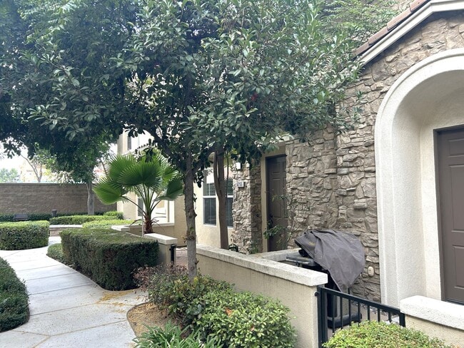 Isidora Lane Eastvale, Ca (3 bed, 2.5 bath) - Isidora Lane  Eastvale, Ca (3 bed, 2.5 bath) House