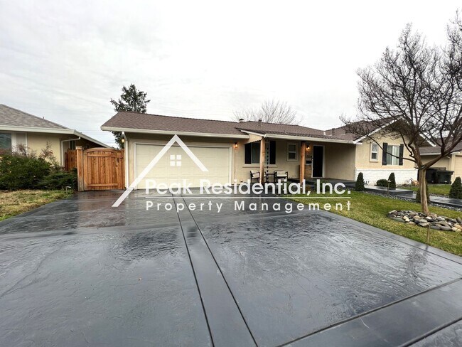 Building Photo - 3 br, 2 bath House - 1708 Pluto Wy