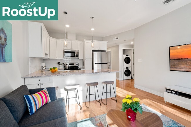 Furnished Bedroom with Private Bath in East Boston - Furnished Bedroom with Private Bath in East Boston Apartment