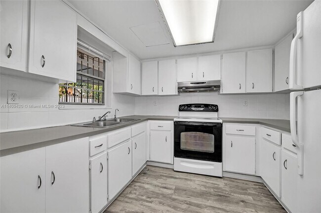 Foto del edificio - 2506 SW 9th St