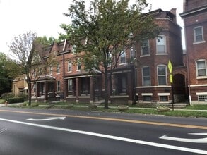 Building Photo - 1433 Neil Ave