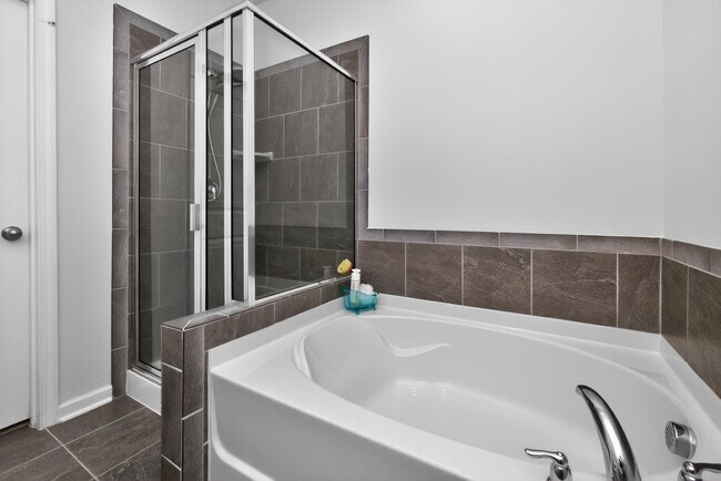 Foto del edificio - 29 Keowee Ln