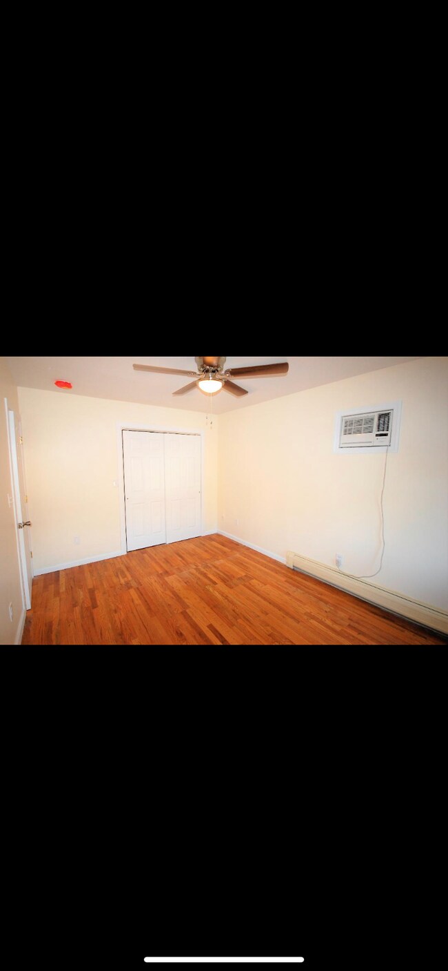 Foto del edificio - 610 E 187th St