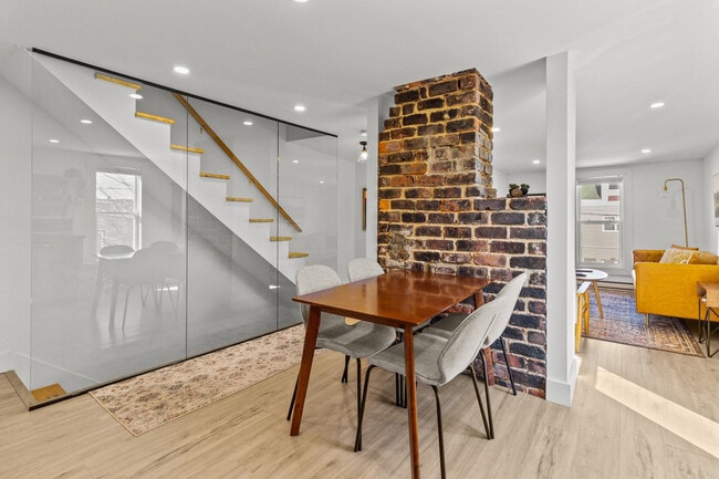 Photo du bâtiment - 110 Queens Rd