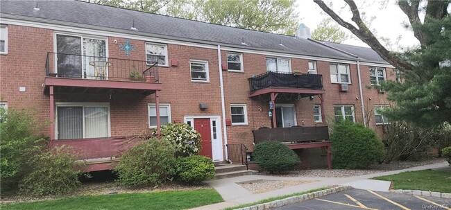 Building Photo - 10 Oxford Ct