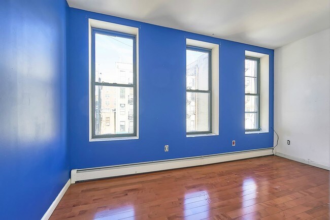 Foto del edificio - 153 E 108th St