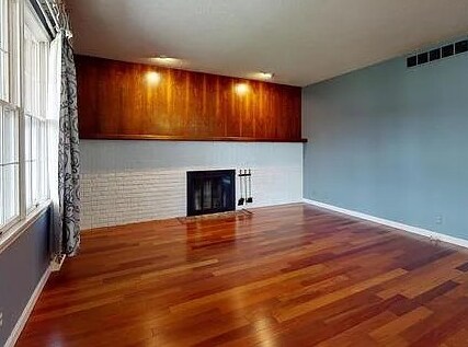 Sala de estar - 306 S Washington St