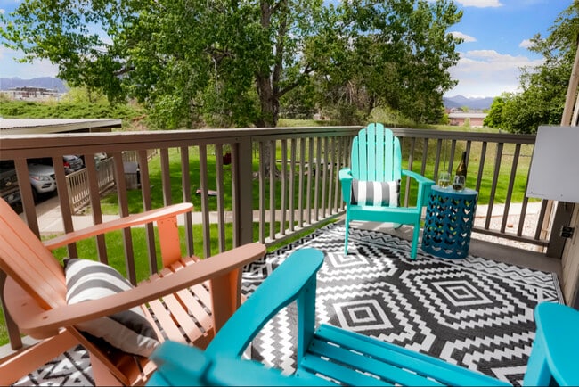 Building Photo - 625 Manhattan Pl