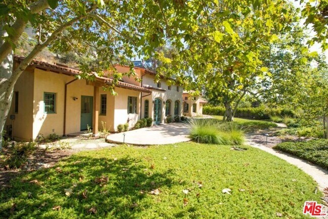 Building Photo - 3713 Las Flores Canyon Rd