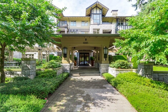 Building Photo - 4885 Valley Dr
