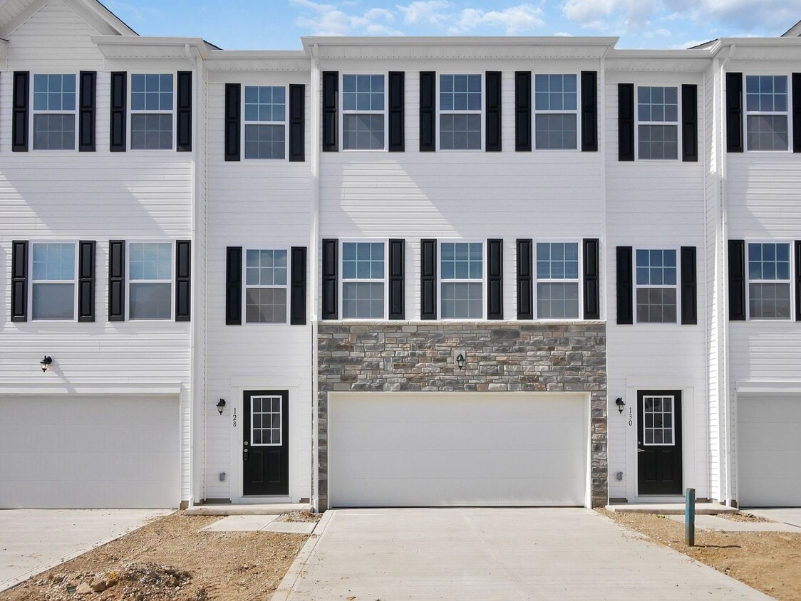 Primary Photo - Modern 3 Bed, 2.5 Bath Condo – Spacious, S...