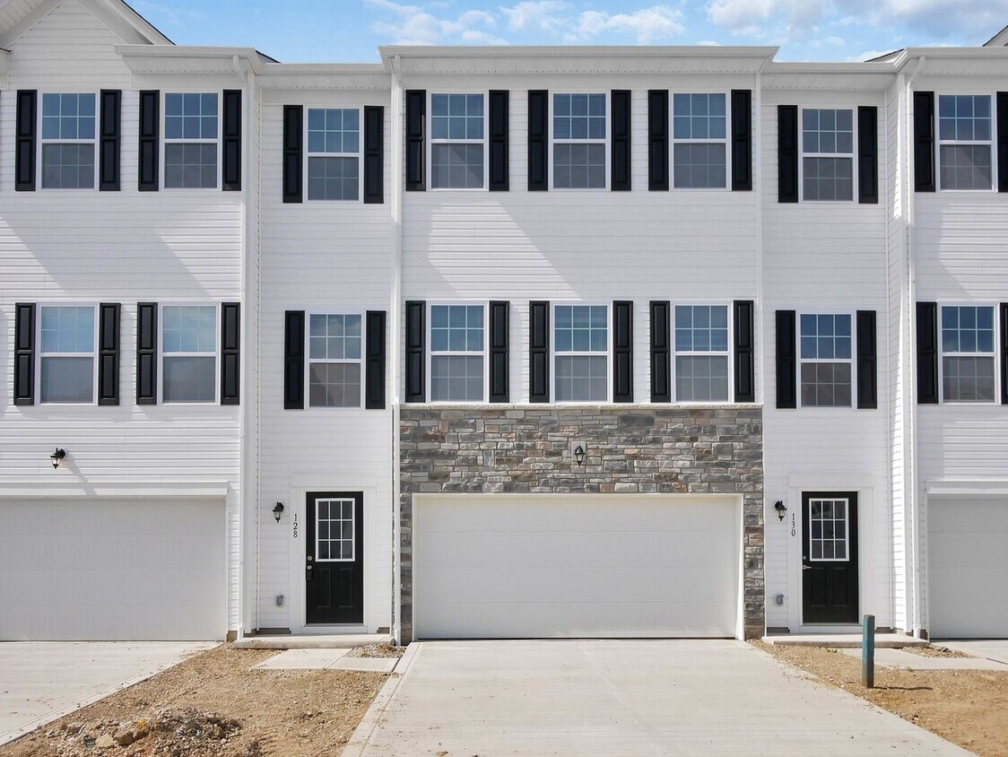 Primary Photo - Modern 3 Bed, 2.5 Bath Condo – Spacious, S...