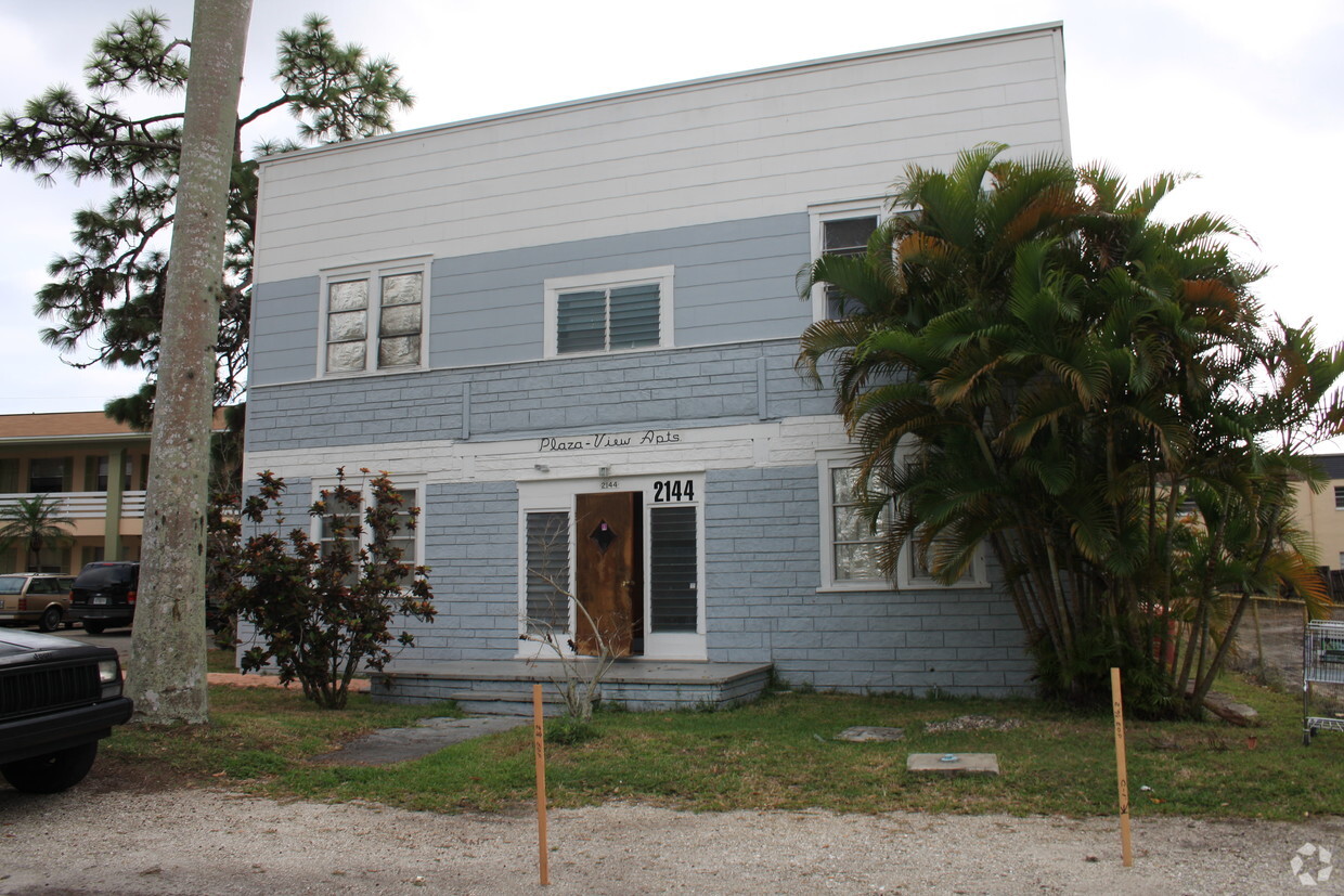 Building Photo - Plaza-View Apartments