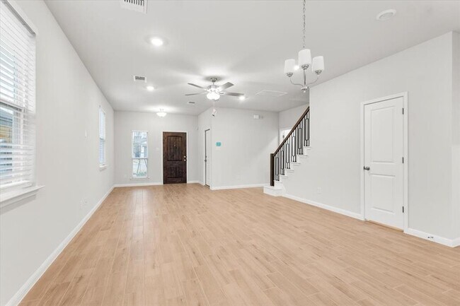 Foto del edificio - 320 Windstar Rd