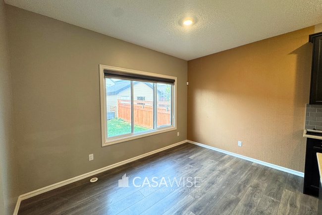 Photo du bâtiment - 342 Desrochers Blvd SW