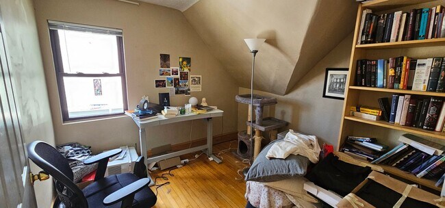 Building Photo - Allston 2 Bed – Top Floor – Skylights – No Fee – 9/1