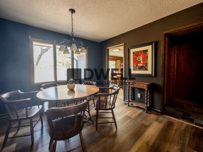 Building Photo - 1205 Folwell Dr SW
