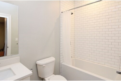 Foto del edificio - 170 W 9th St