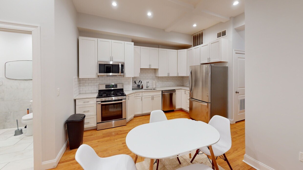 Photo - Private bedroom in 3 bed/2 bath Home