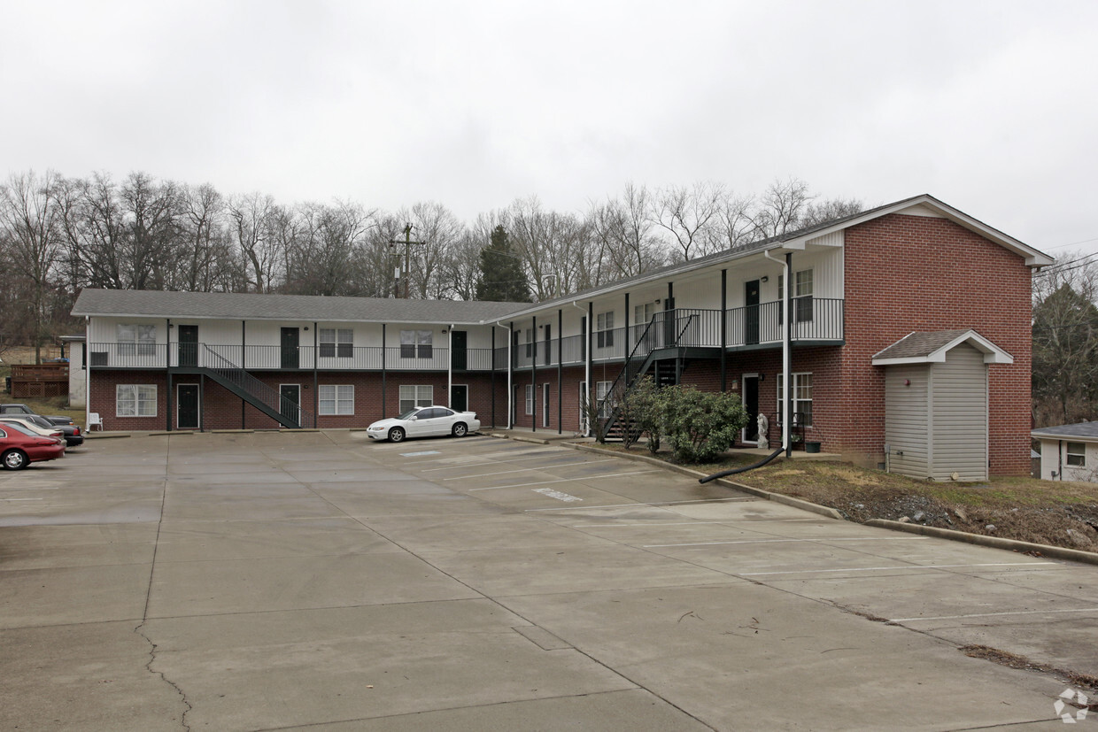 Primary Photo - Hickary Place Apartments