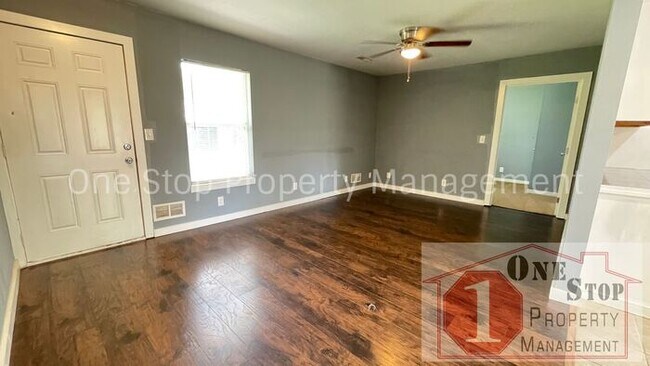 Foto del edificio - Updated 4 Bedroom, 2 Bath home in South Ka...