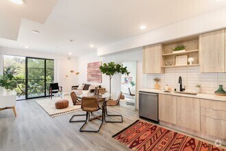Building Photo - 3160 Riverside Dr