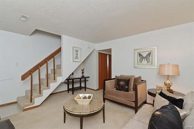 Primary Photo - 2068 Saxon Dr