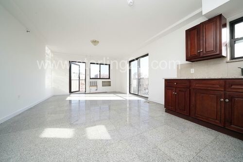 Building Photo - 2735 21st St