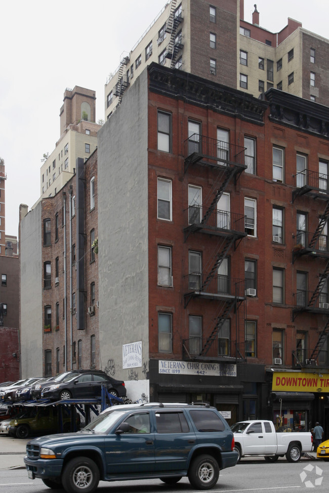 Primary Photo - 442 Tenth Avenue