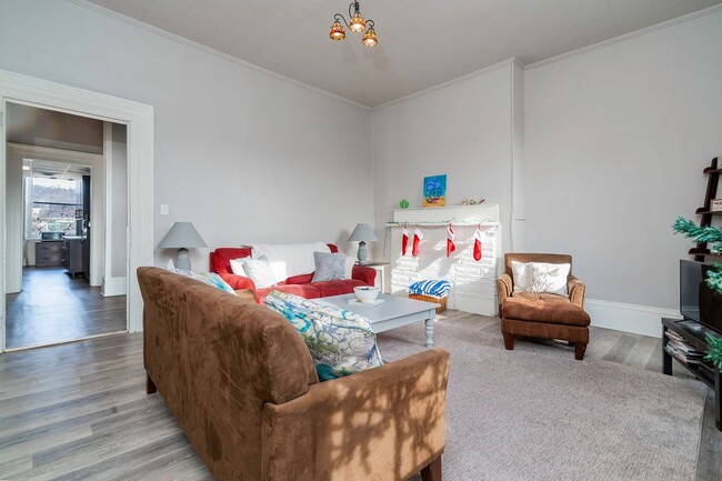 Foto del edificio - 2353 Sidney St