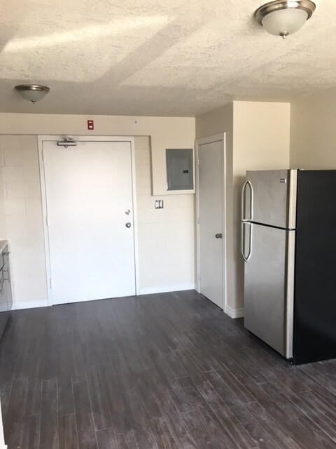 Photo du bâtiment - 570-570 King St W