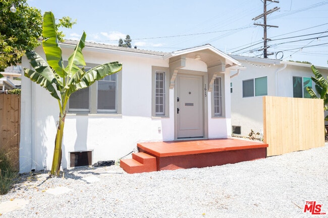 Building Photo - 1615 Micheltorena St