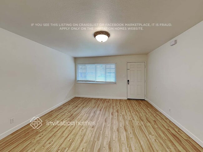 Building Photo - 10813 Oakton Way