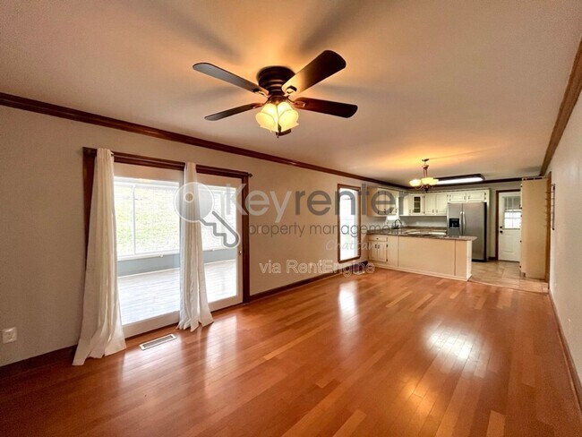Foto del edificio - 4704 Privateer Rd