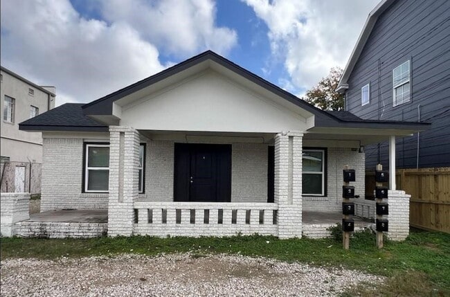 Photo - 11 Norwood St Apartment