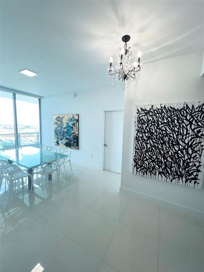 Building Photo - 900 Biscayne Blvd