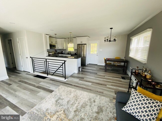 Foto del edificio - 348 Tennessee Ave