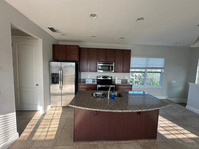 Foto del edificio - 8089 Laureate Blvd