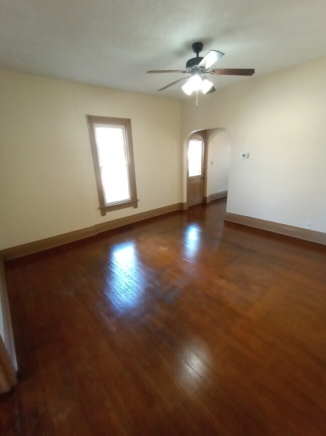 Foto del edificio - 825 Tremont Ave SW