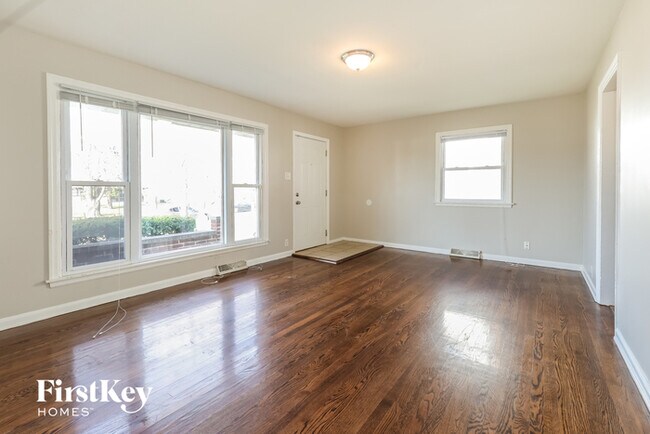 Foto del edificio - 461 Clyde Ave